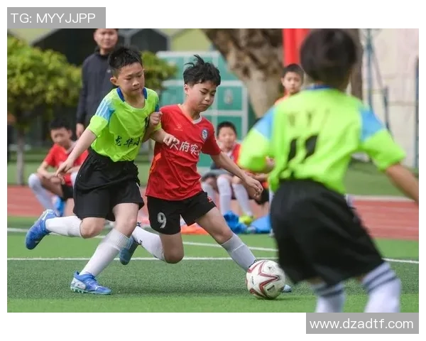 足球传奇人物全景回顾 球星荣耀与足坛风云的完美结合