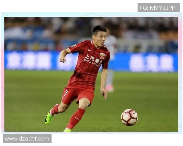 中国足球三大球星人物解析与辉煌瞬间全面解读 中国足球三大球星人物解析与辉煌瞬间全面解读