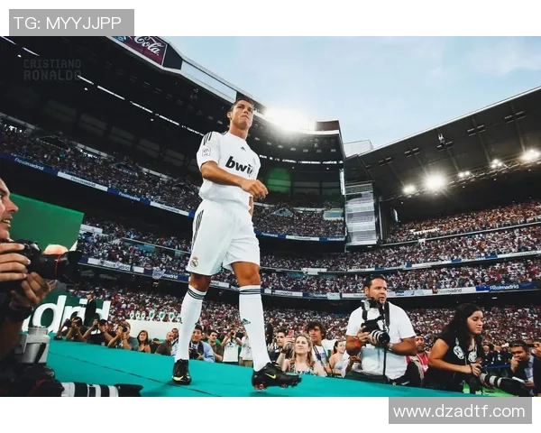 C罗荣登世界足球之巅 成为全球足坛无可匹敌的超级巨星